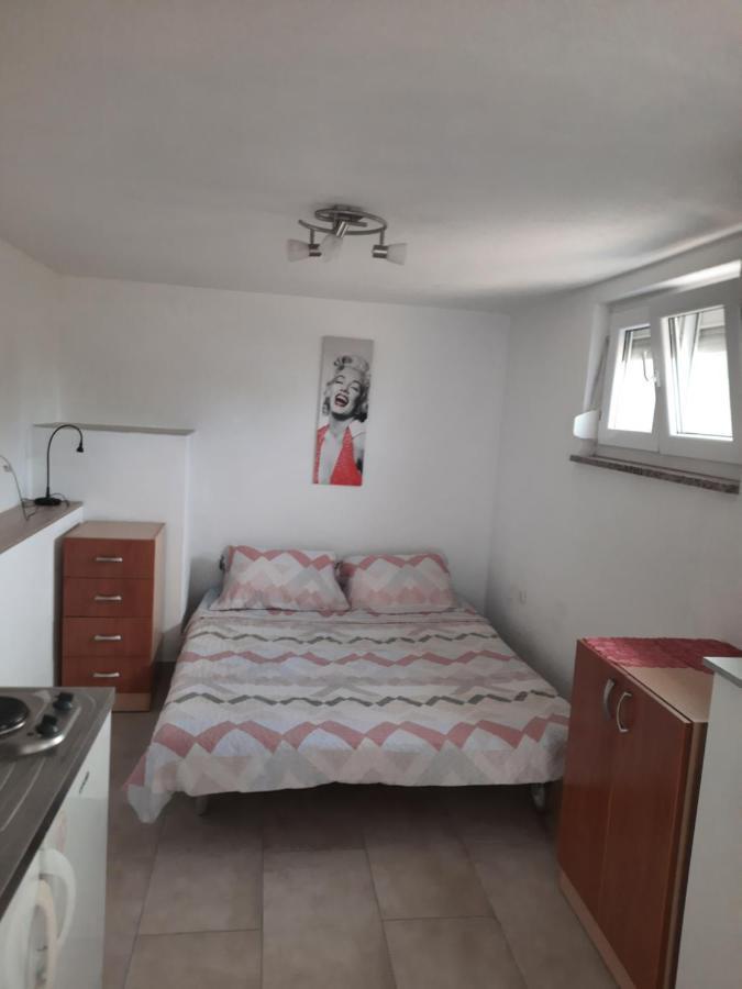 Soba Sanja Appartement Pula Buitenkant foto